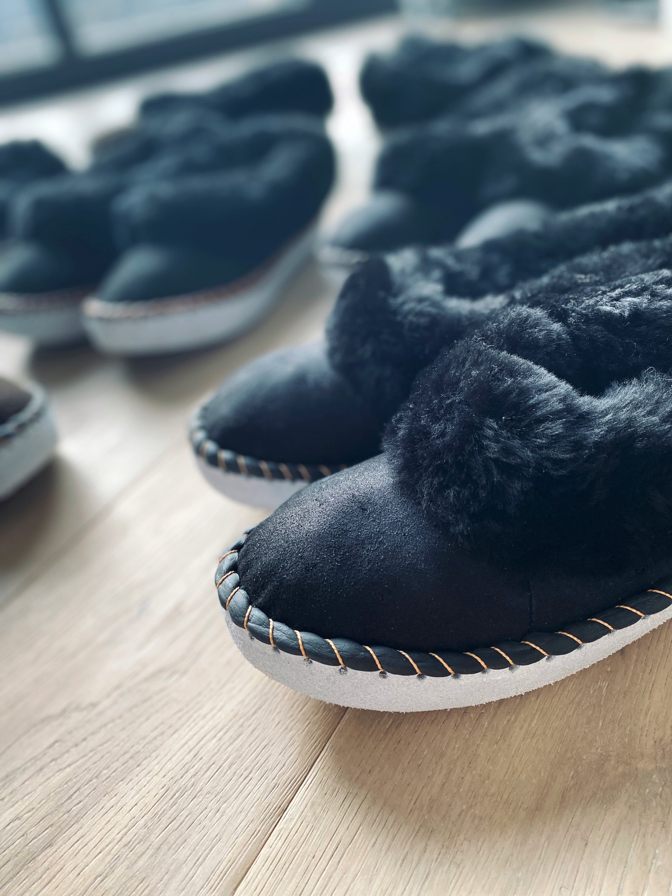 Mens Black Range Sheepskin Slippers Lucky Dip