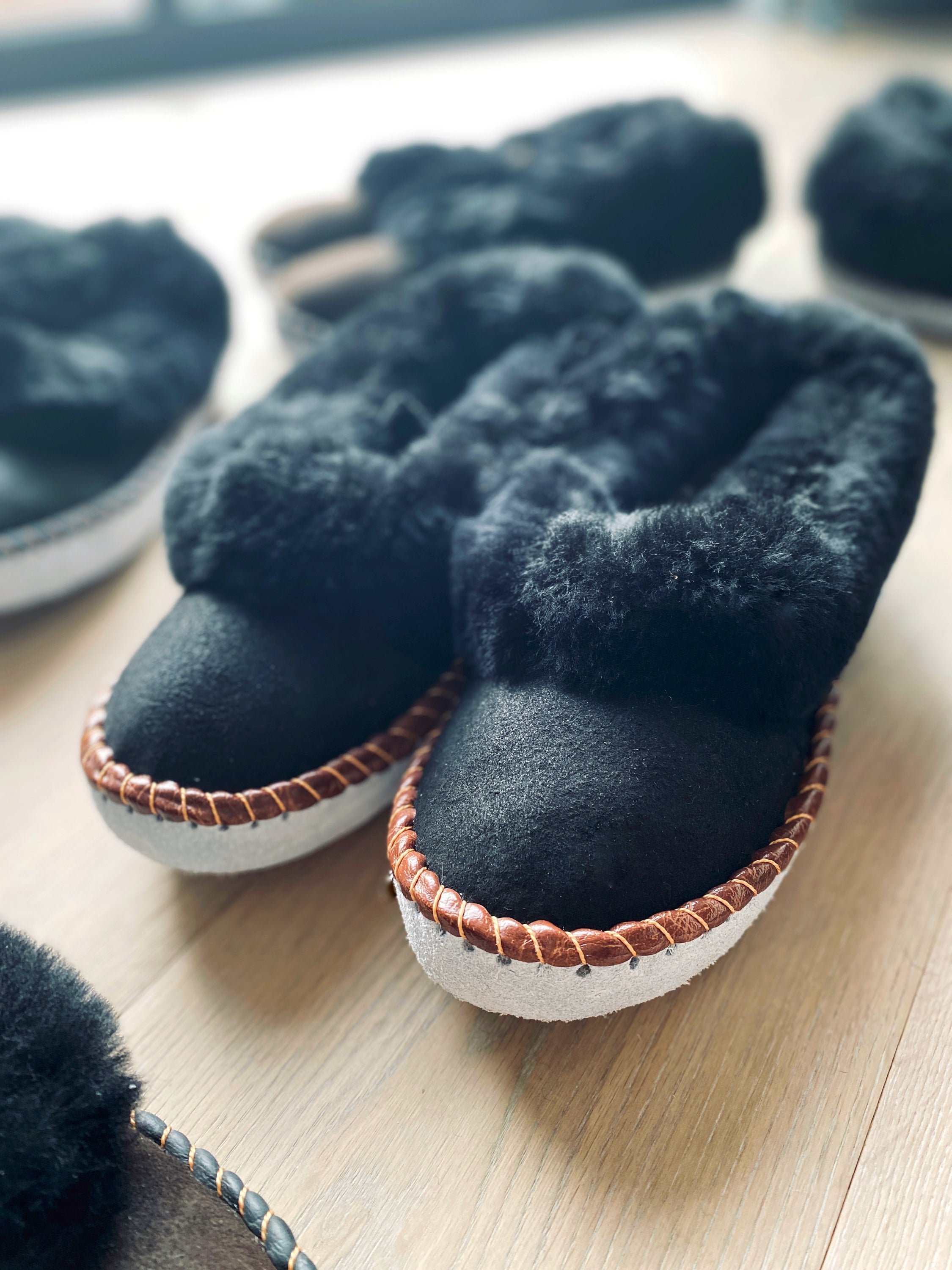 Mens Black Range Sheepskin Slippers Lucky Dip