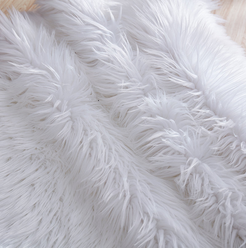 Luxury White Faux Fur Decorative Rug 28" x 39"