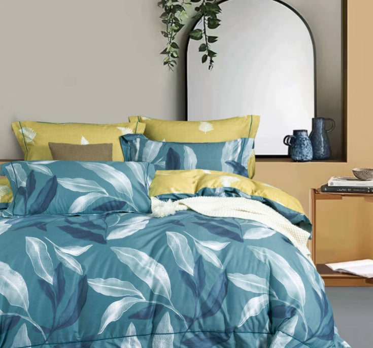 LINNETT BLUE BANANA LEAVES 100% COTTON REVERSIBLE COMFORTER SET