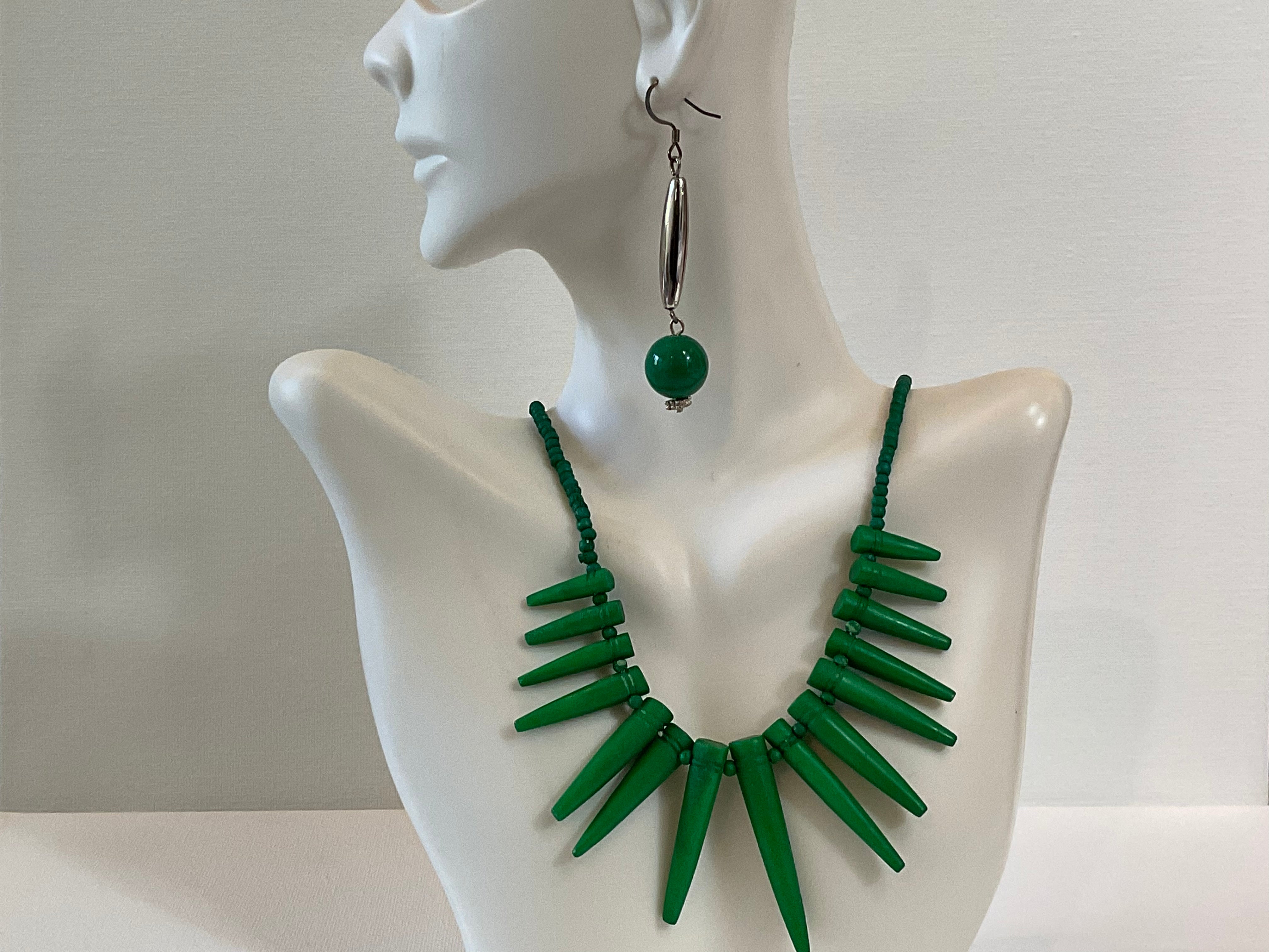 Necklace and earring set