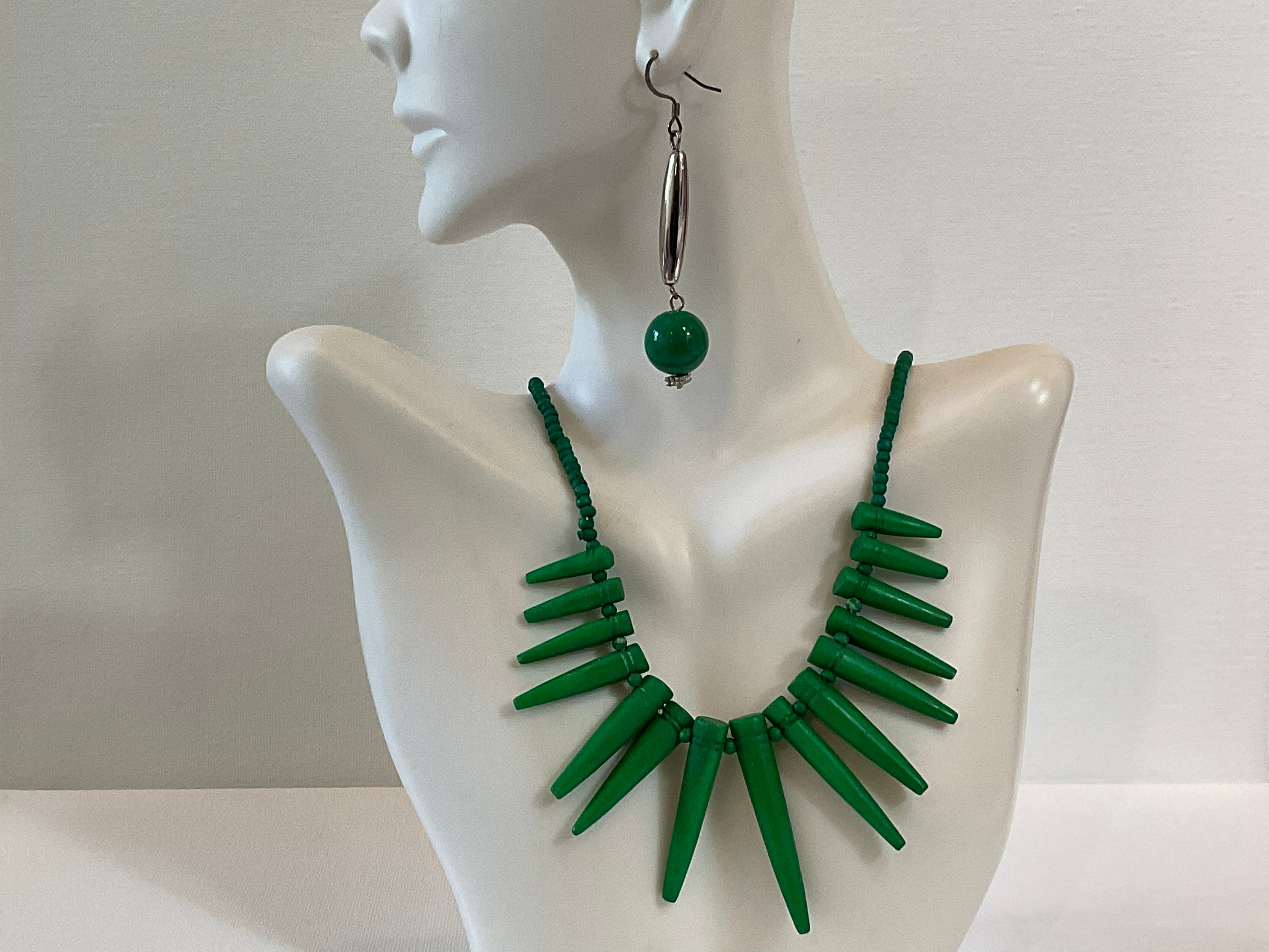 Necklace and earring set